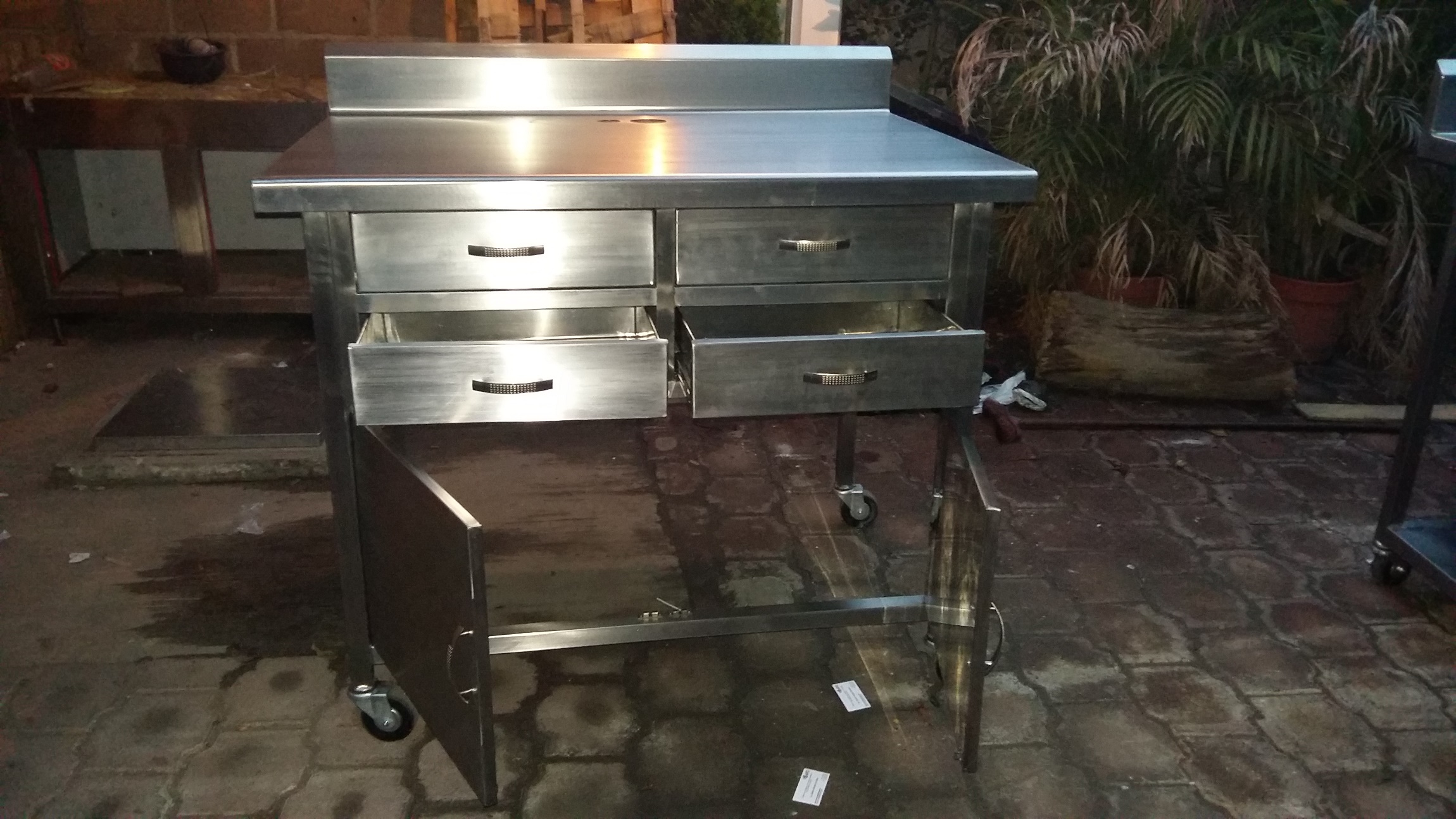 GABINETE CON TARJA CAJON Y PUERTAS