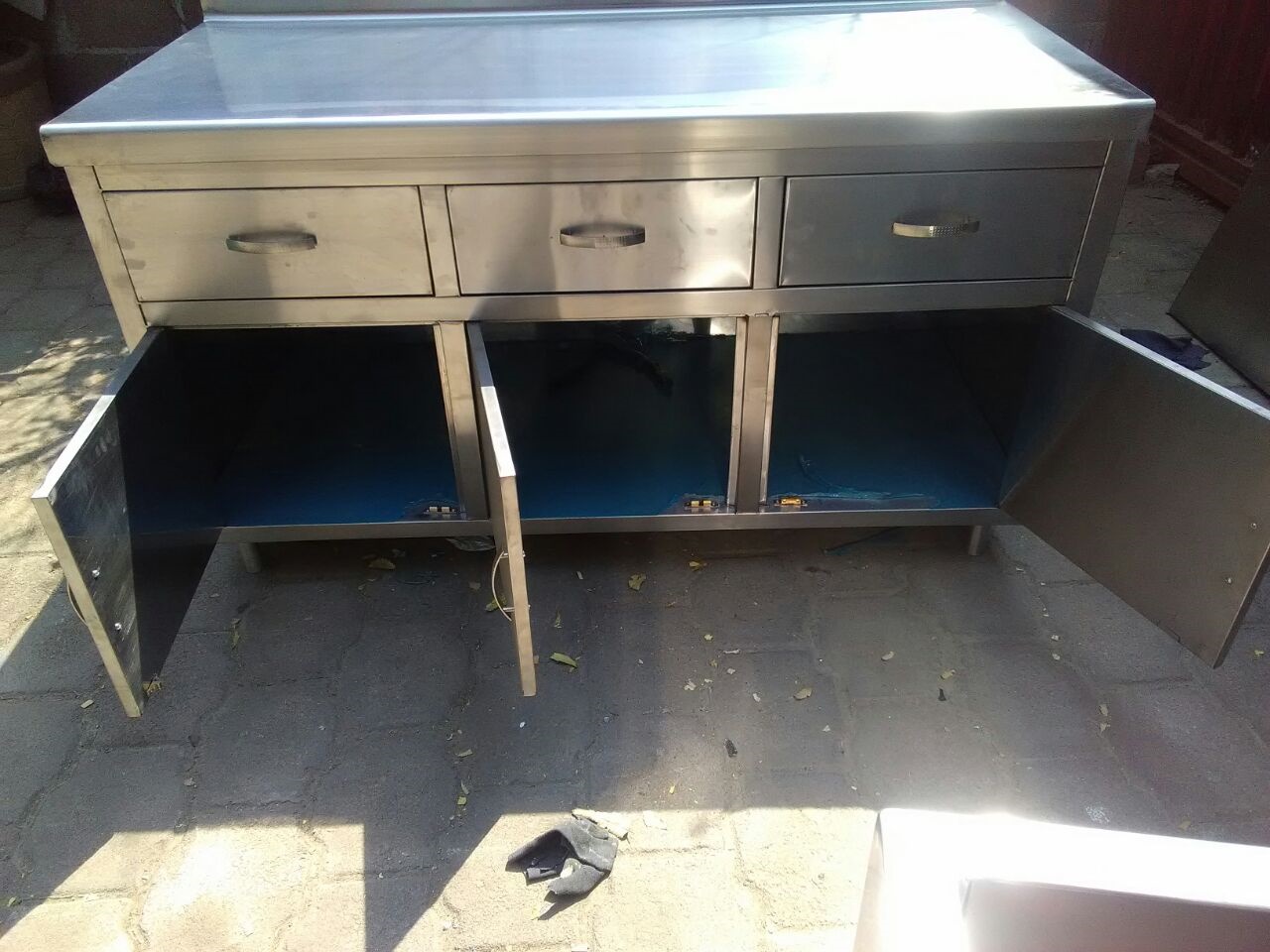 GABINETE TARJA DERECHA CON AREA DE APOYO